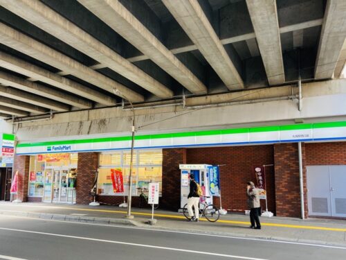 コンビニ ファミリーマート札幌駅西口店 (周辺)